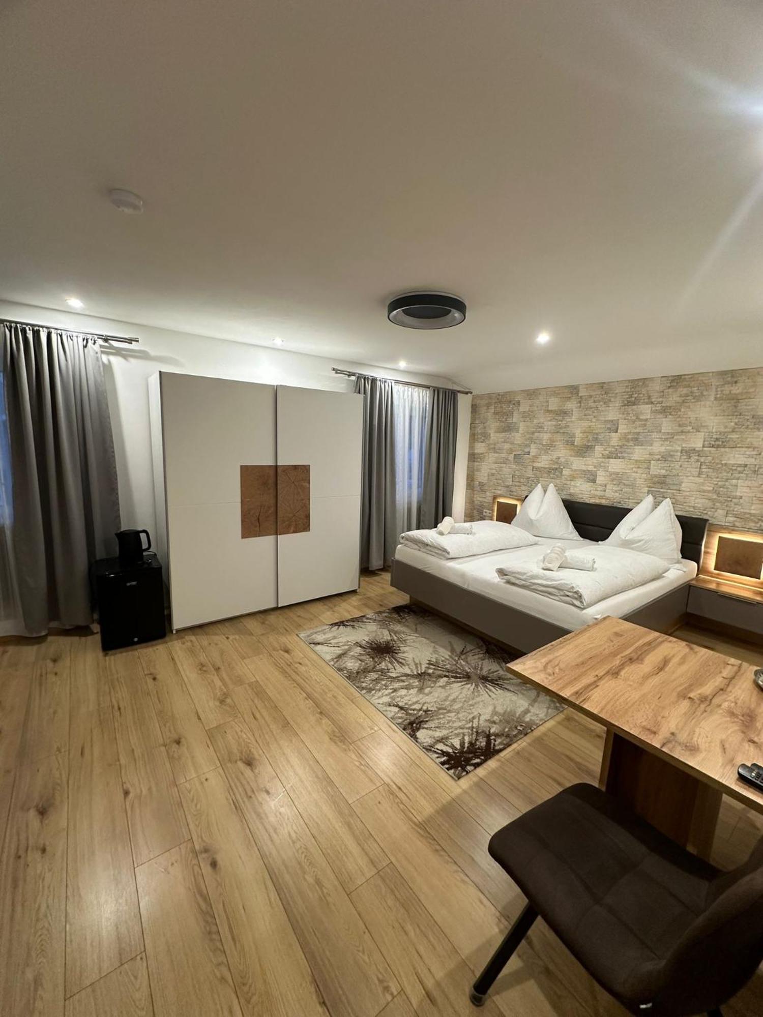 Pension Alpina Roppen Exterior photo